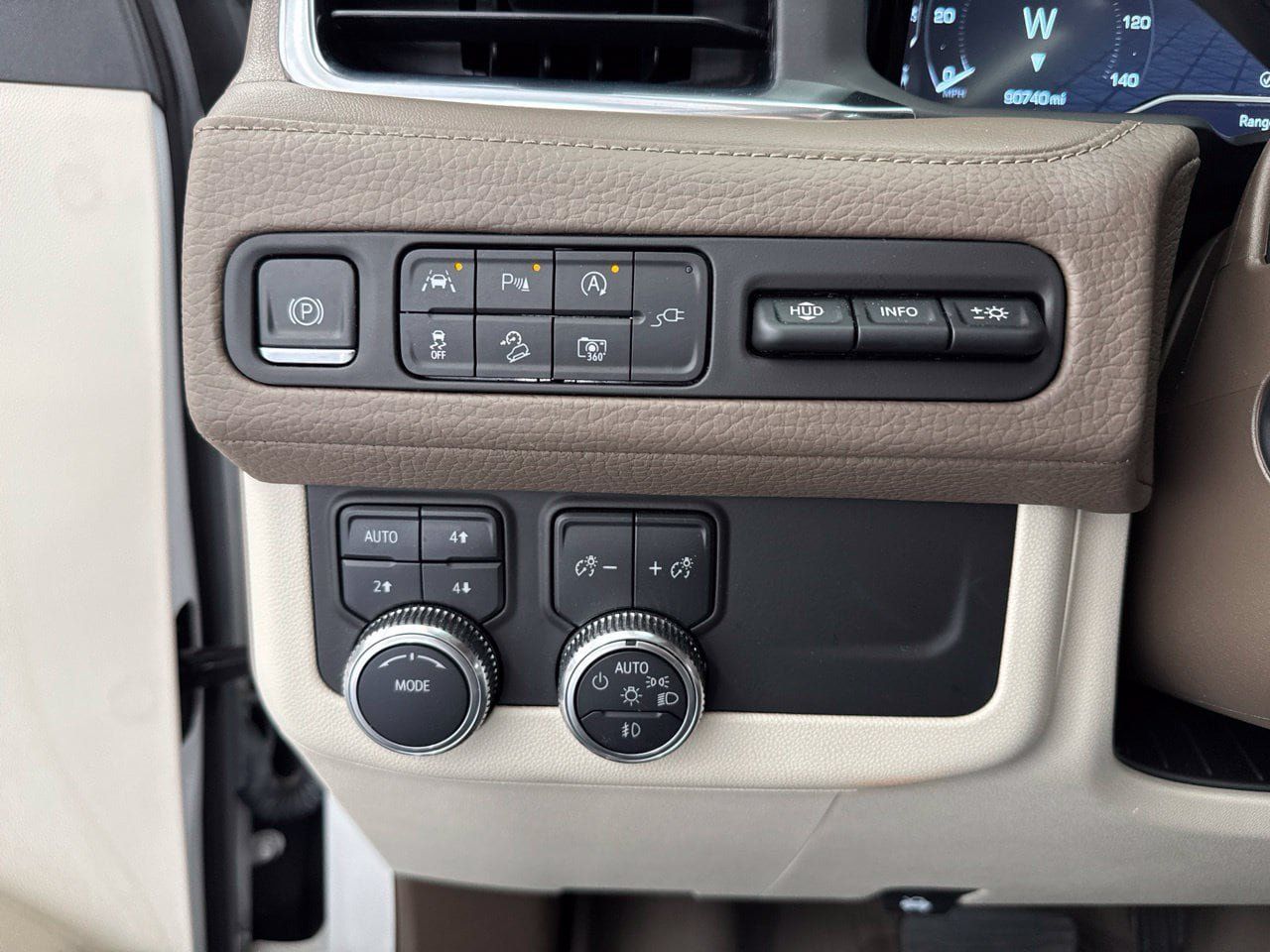 Used 2022 GMC Yukon Denali AWD/4WD image 38