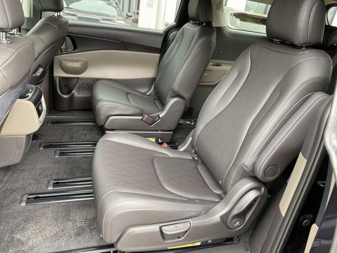 New 2026 Kia Carnival image 7