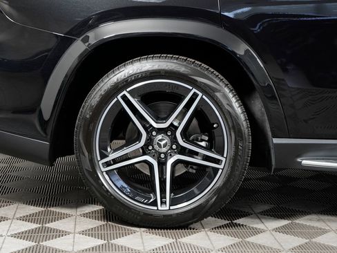 Certified 2026 Mercedes-Benz GLS 450 4MATIC image 11