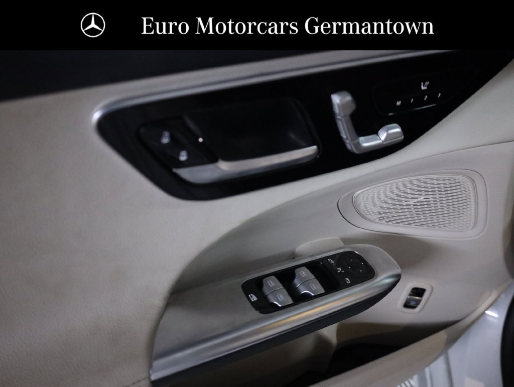 Used 2023 Mercedes-Benz C 300 4MATIC Sedan image 9