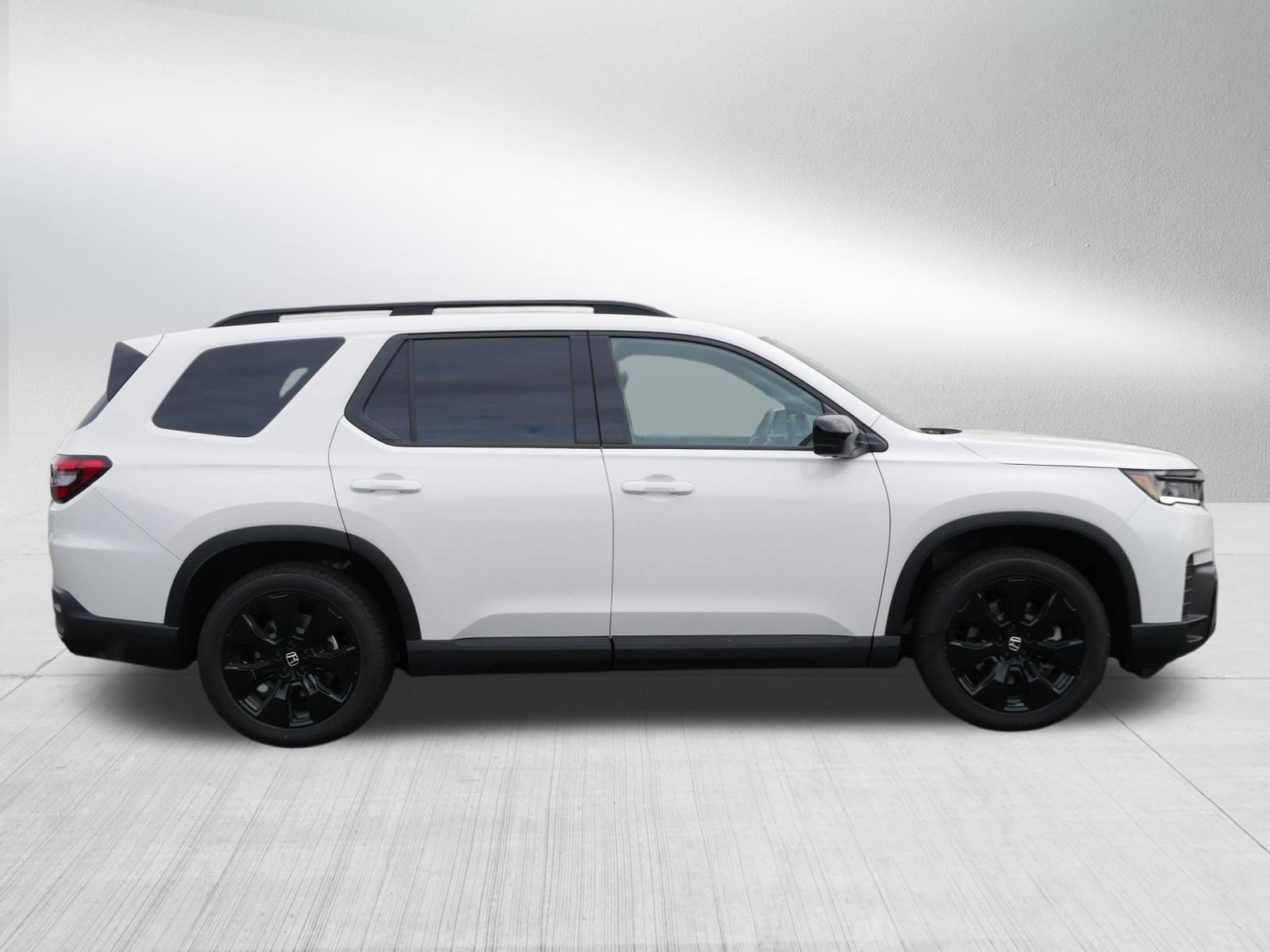 New 2026 Honda Pilot Black Edition image 8