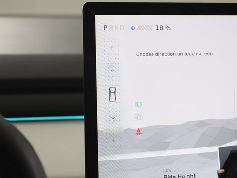 Used 2024 Tesla Cybertruck AWD Crew Cab image 7