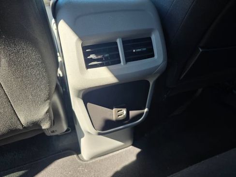 Used 2024 GMC Terrain SLE FWD image 26