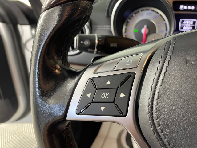Used 2013 Mercedes-Benz SL 550 image 14