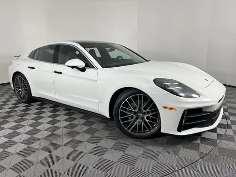 Used 2025 Porsche Panamera 4 image 2