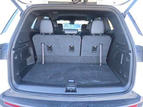 Certified 2025 Buick Enclave Preferred image 31