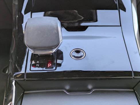 Used 2024 Land Rover Range Rover Sport Dynamic SE image 19