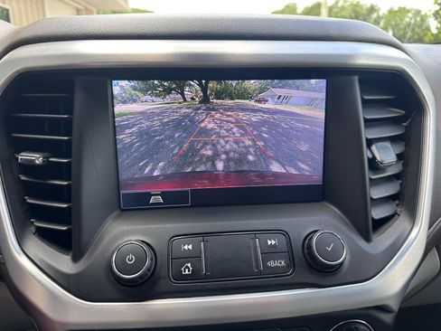 Used 2021 GMC Acadia SLE w/ Driver Convenience Package FWD image 16