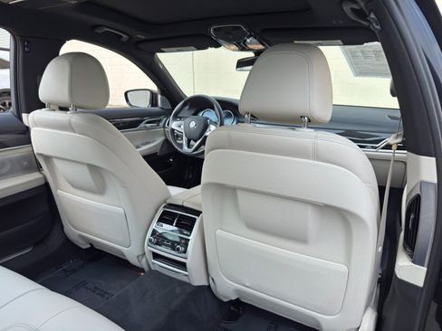 Used 2019 BMW 740i w/ M Sport Package RWD image 39