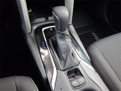 Certified 2025 Toyota Corolla Cross LE image 14