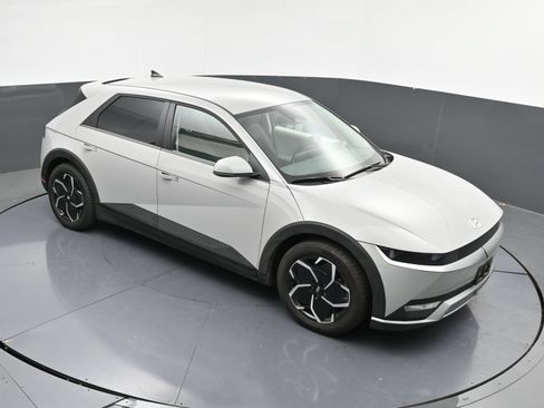 Used 2024 Hyundai Ioniq 5 SEL RWD image 32