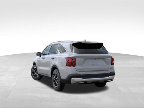 Used 2026 Kia Sorento S FWD image 4