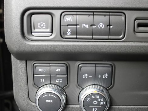 Used 2023 GMC Yukon XL SLT AWD/4WD image 48