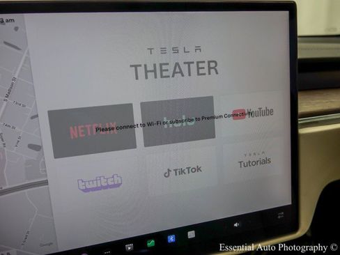 Used 2022 Tesla Model S image 23