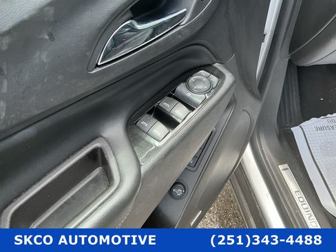Used 2022 Chevrolet Equinox Premier FWD image 22