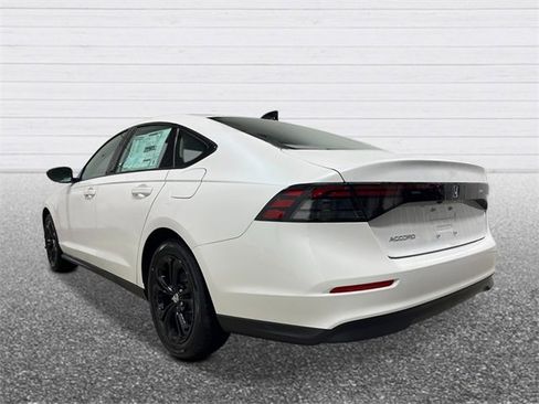 New 2025 Honda Accord SE image 3