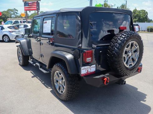 Used 2017 Jeep Wrangler Unlimited Rubicon w/ Connectivity Group AWD/4WD image 3