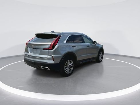 Used 2025 Cadillac XT4 Premium Luxury FWD image 11