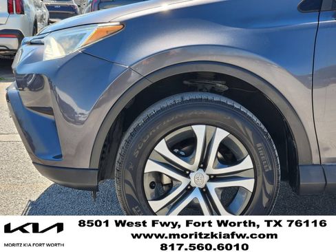 Used 2017 Toyota RAV4 LE FWD image 8