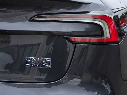 Used 2025 Tesla Model 3 Performance image 9