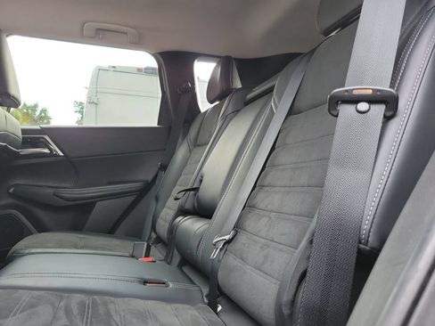 Used 2024 Mitsubishi Outlander SE Black Edition AWD/4WD image 18