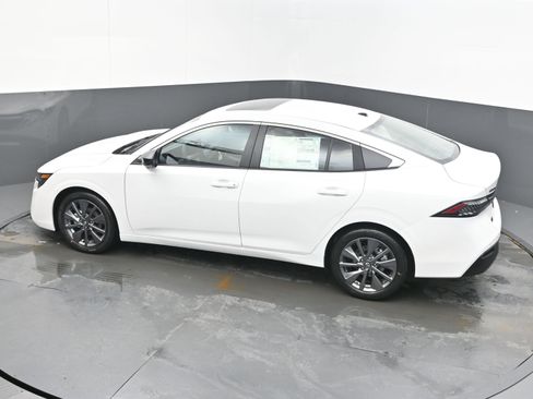 New 2026 Nissan Sentra SL FWD image 34