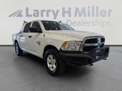 Used 2022 RAM 1500 Classic SLT w/ Electronics Group AWD/4WD image 7