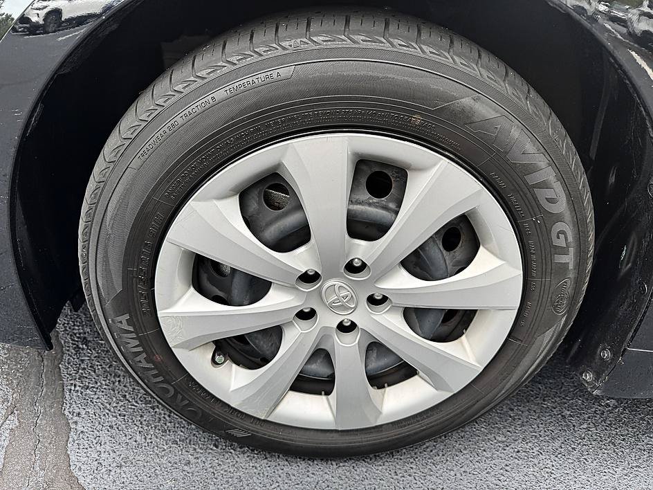 Used 2024 Toyota Corolla LE FWD image 21