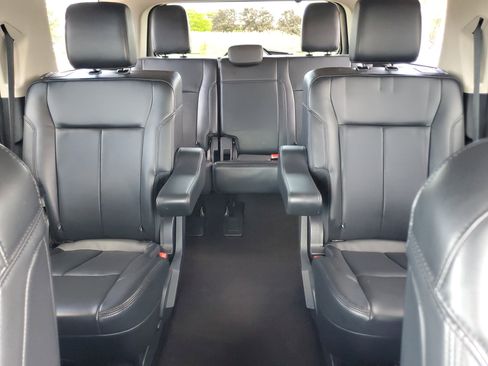 Used 2023 Ford Expedition XLT AWD/4WD image 19