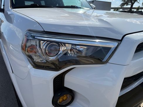 Used 2019 Toyota 4Runner SR5 Premium AWD/4WD image 11