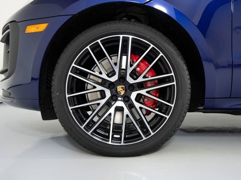 Certified 2026 Porsche Macan GTS image 15