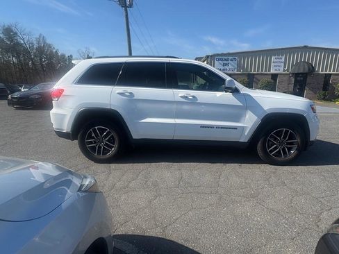 Used 2019 Jeep Grand Cherokee Laredo w/ Security & Convenience Group image 4