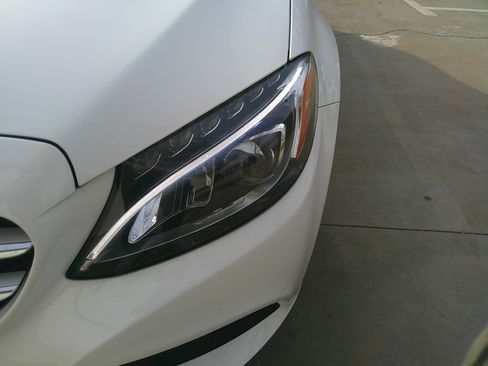 Used 2016 Mercedes-Benz C 300 4MATIC Sedan image 7