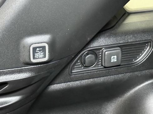 New 2026 Jeep Grand Cherokee Altitude image 14