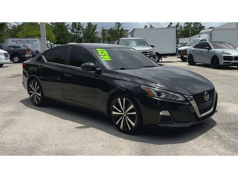 Used 2020 Nissan Altima 2.5 SR FWD image 2