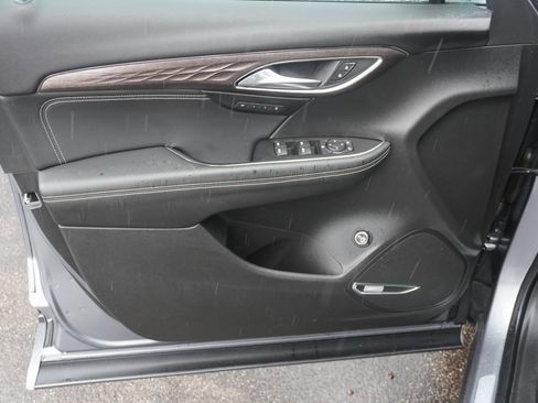 Used 2022 Buick Envision Avenir w/ Safety Package image 11