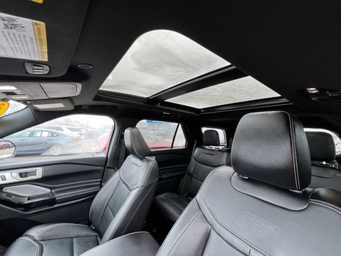 Used 2023 Ford Explorer ST w/ Equipment Group 401A image 19