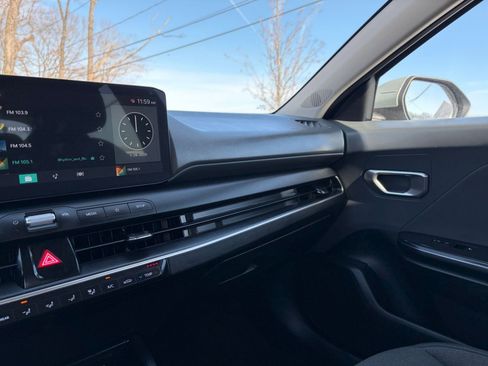 Used 2025 Kia K4 LXS image 34