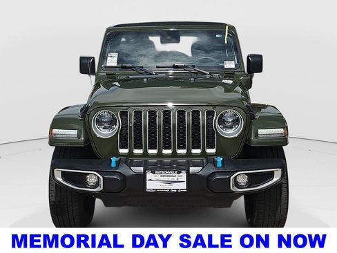 Used 2023 Jeep Wrangler Unlimited Sahara w/ Cold Weather Group AWD/4WD image 8