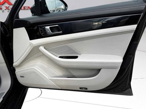 Used 2017 Porsche Panamera image 55