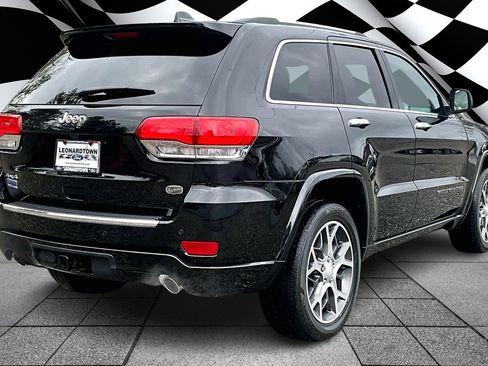 Used 2019 Jeep Grand Cherokee Overland image 2
