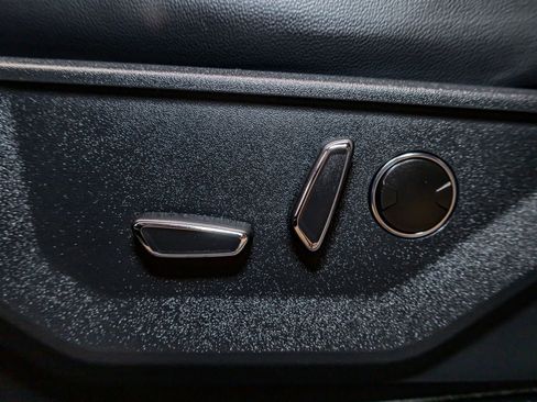 Used 2025 Ford F150 Lariat w/ Equipment Group 502A High image 22