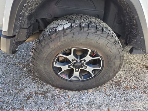 Certified 2018 Jeep Wrangler Unlimited Rubicon AWD/4WD image 7
