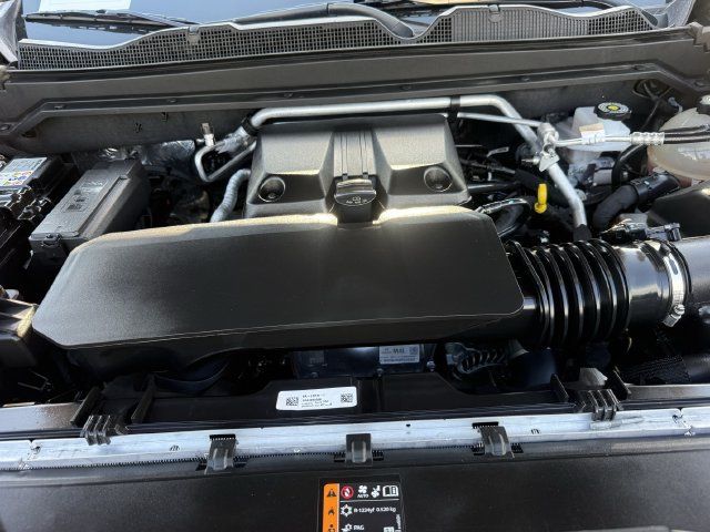 Certified 2025 Chevrolet Colorado ZR2 w/ Technology Package AWD/4WD image 35