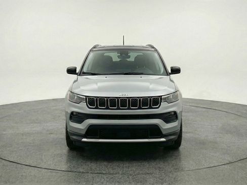 Used 2025 Jeep Compass Limited image 2