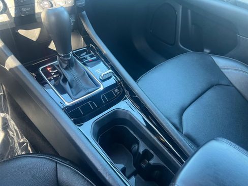 Used 2025 Jeep Compass Limited image 36