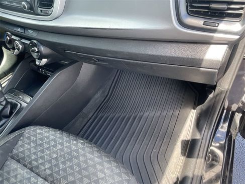 Used 2018 Kia Rio LX image 28