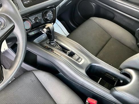 Used 2019 Honda HR-V LX image 15