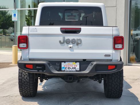 Used 2023 Jeep Gladiator Overland w/ Popular Equipment Package AWD/4WD image 6