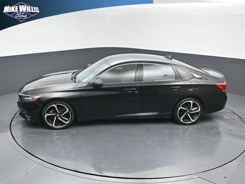 Used 2018 Honda Accord Sport image 12